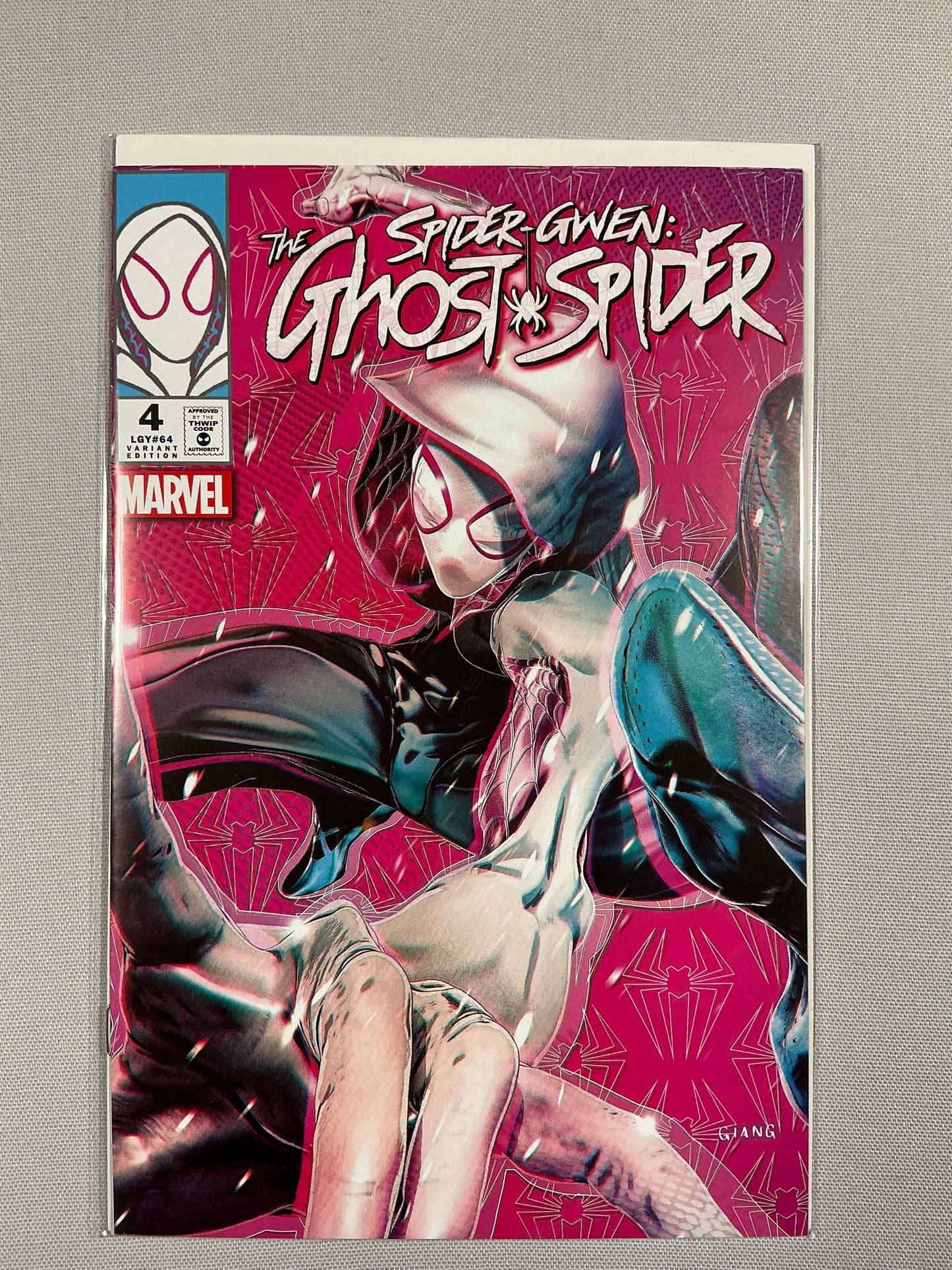 Spider-Gwen: Ghost-Spider, #4 Giang (Exclusive Variant)